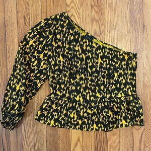 Who What Wear One Sleeve Top Size Medium